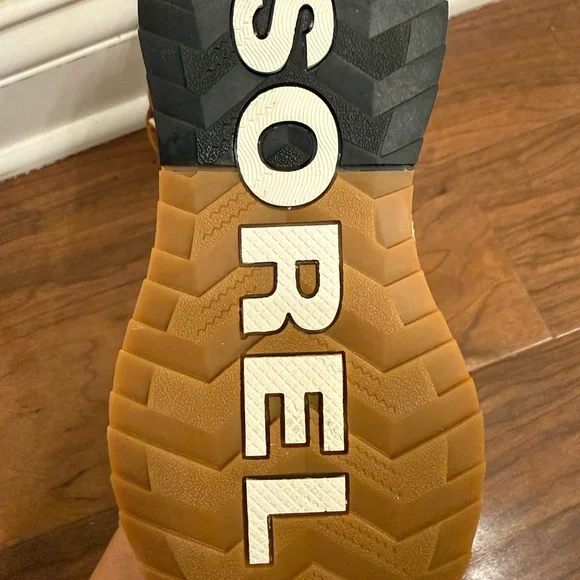 Sorel Out N About Youth - Size 1 - Picture 4 of 7